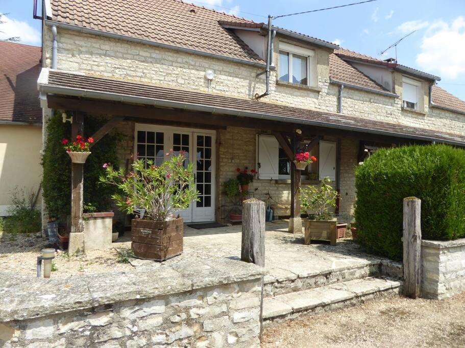 Maison Entiere Independante Noyers-sur-Serein Exteriör bild